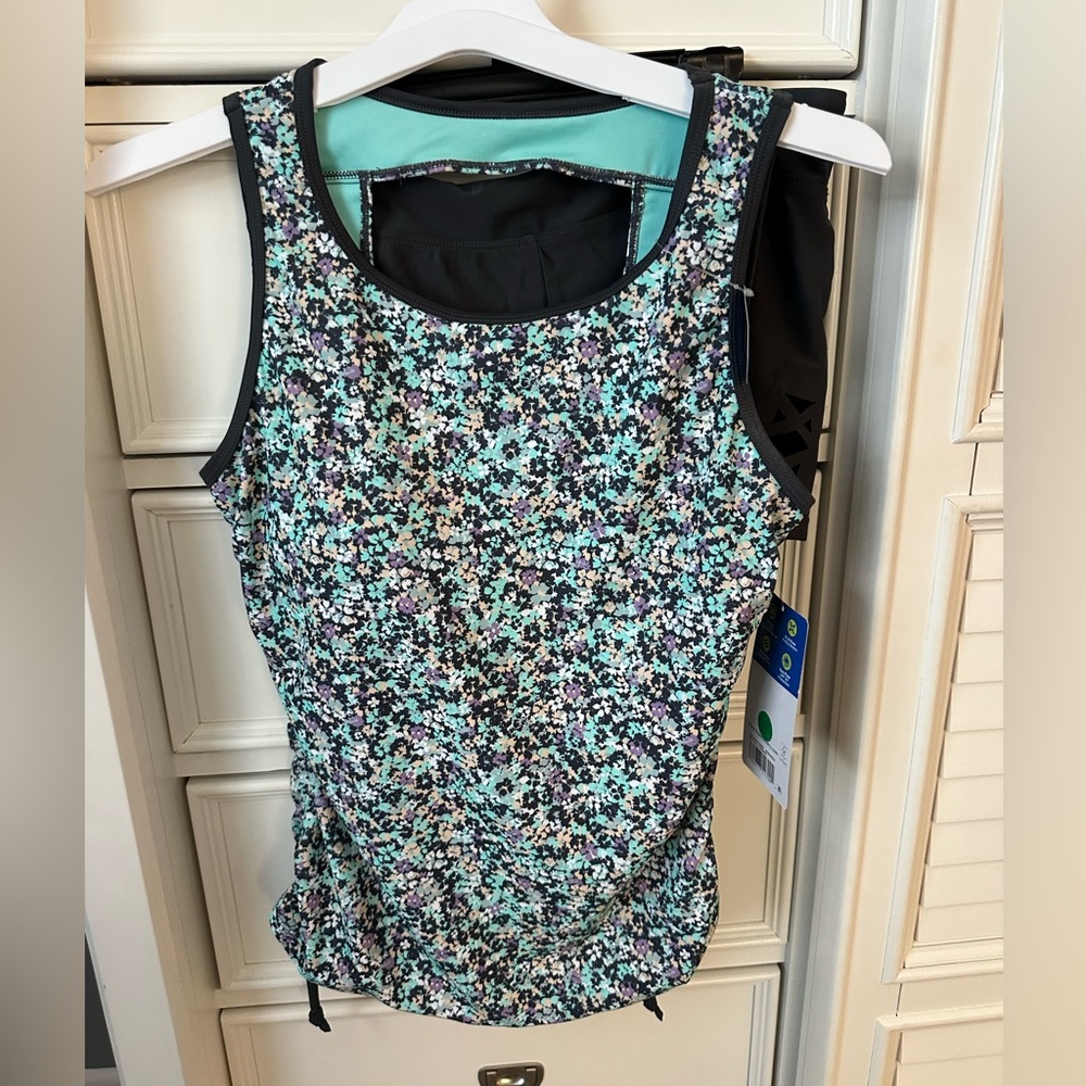 NWT Free Country Multicolor Floral Tank 2 piece bathing suit  size Medium